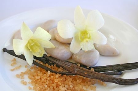 Поєднувати аромат ванілі легко можна з анісом, сандалом, жасмином, імбиром, рожевим деревом і кус-кусом